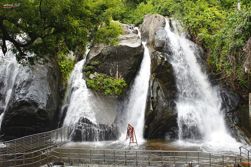 courtallam waterfalls tn