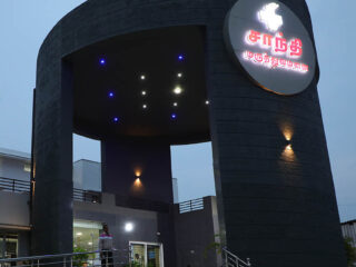 hopital front elevation